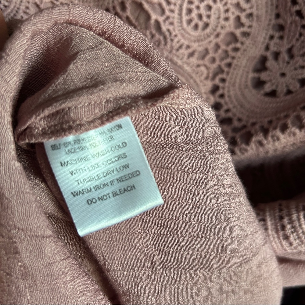 Frye Scoop Neck Crochet-Paneled Top Dusty Rose NWOT - Picture 4 of 5